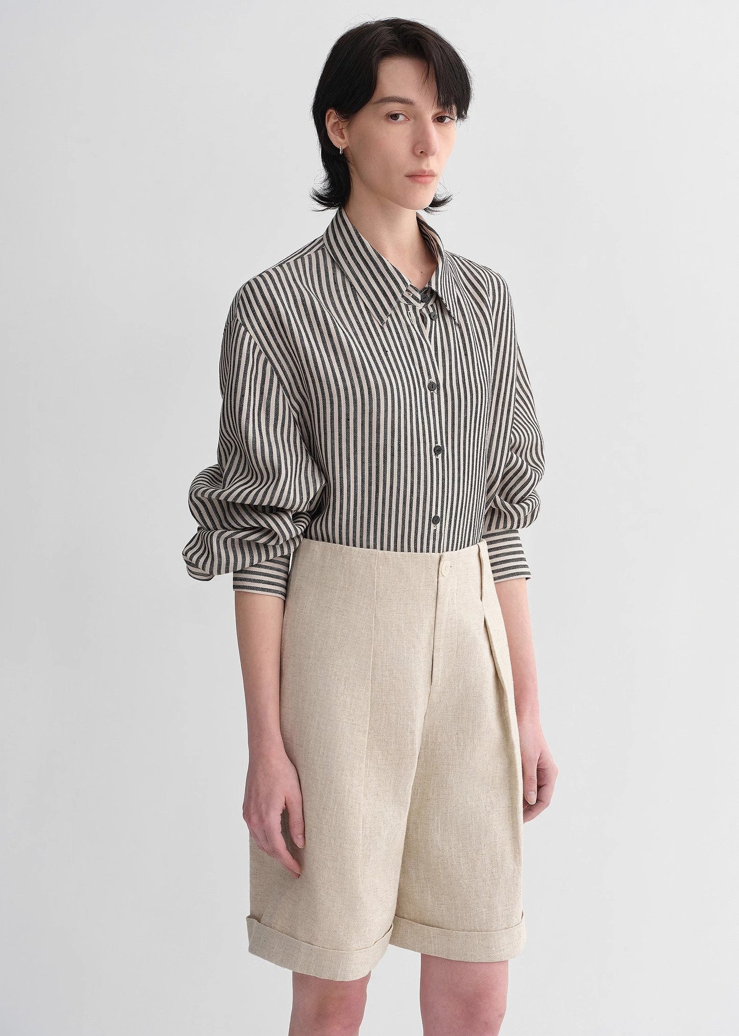 100% Linen Classic Silhouette Pinstripe Lapel Wide Breathable Long Sleeve Spring and Summer Shirt for Women