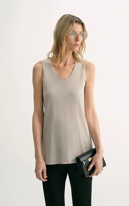 Ultra-Fine High-Quality Silk, Smooth and Elegant U-Neck Straight Knitted Vest