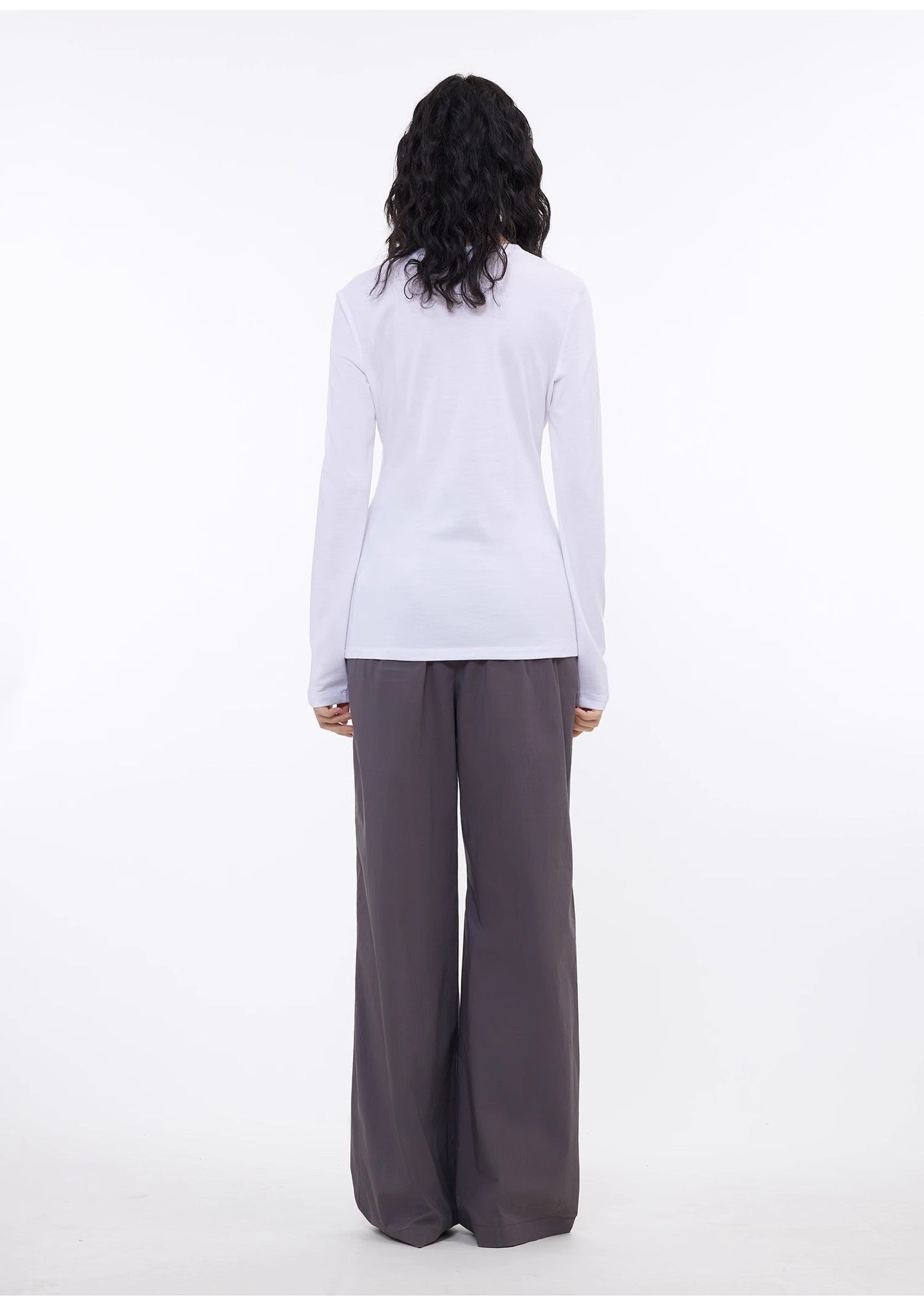 Round Neck Long Sleeve T-Shirt for Women Slim Fit and Versatile Top