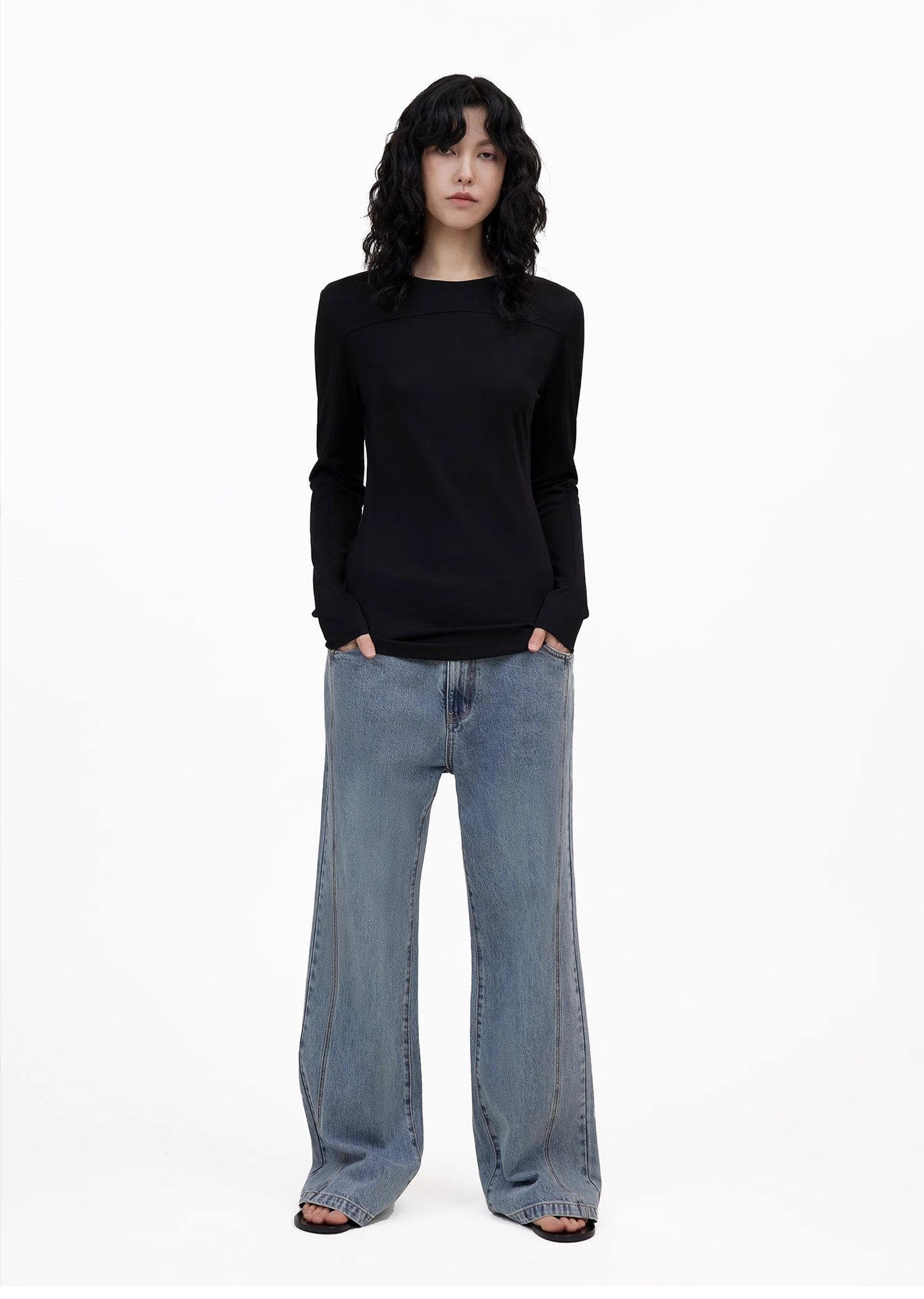 Round Neck Long Sleeve T-Shirt for Women Slim Fit and Versatile Top