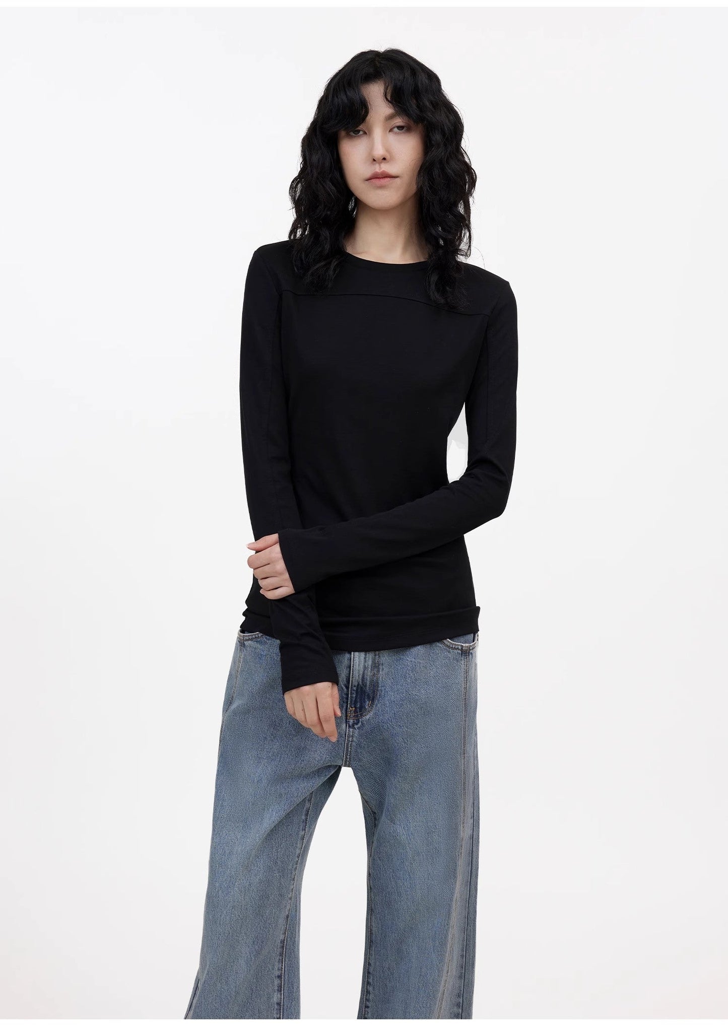 Round Neck Long Sleeve T-Shirt for Women Slim Fit and Versatile Top