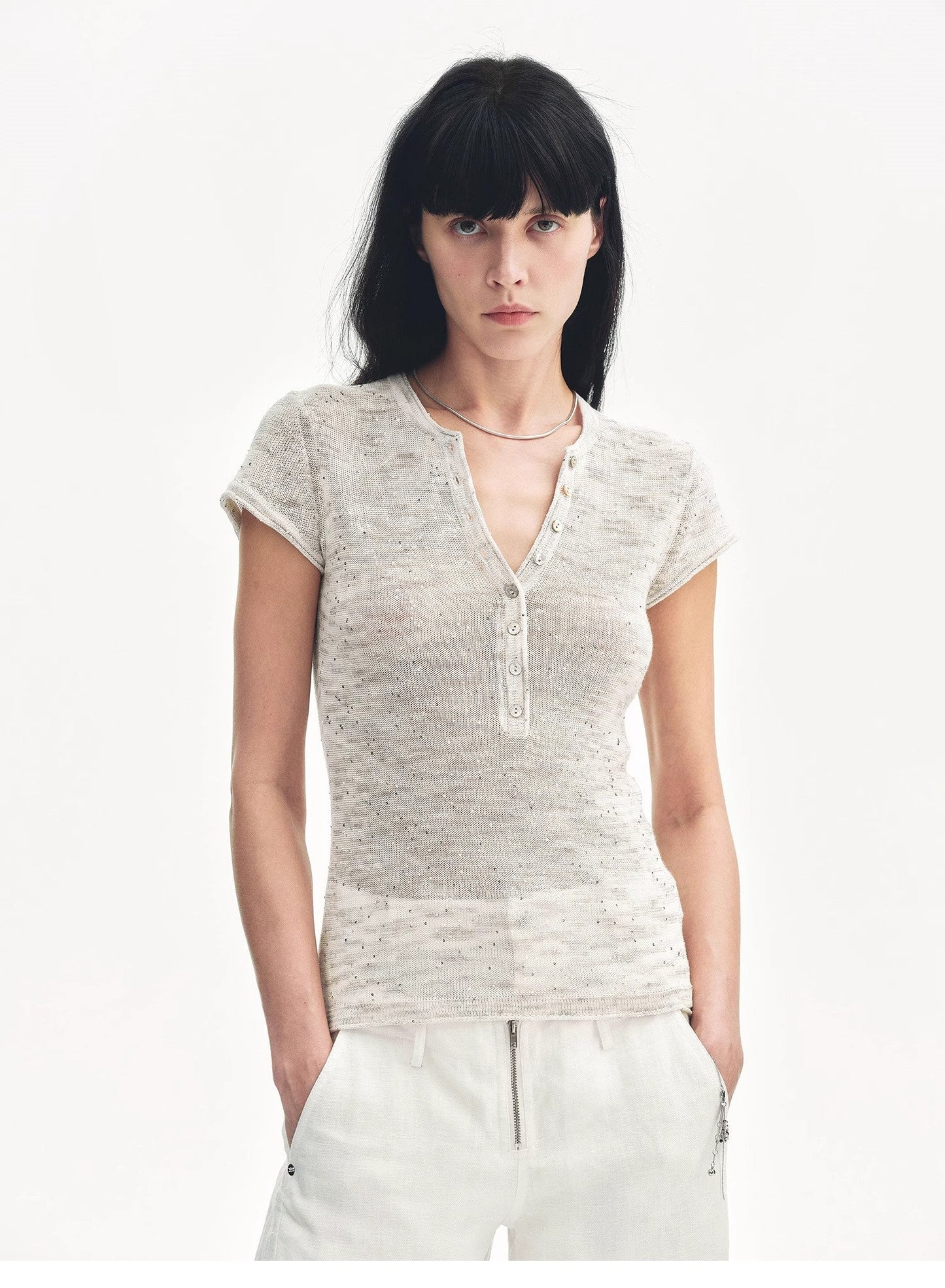 "Minimalist Light Gap" Cotton and Linen Blend Sequined Henley Neck Short Sleeve T-Shirt