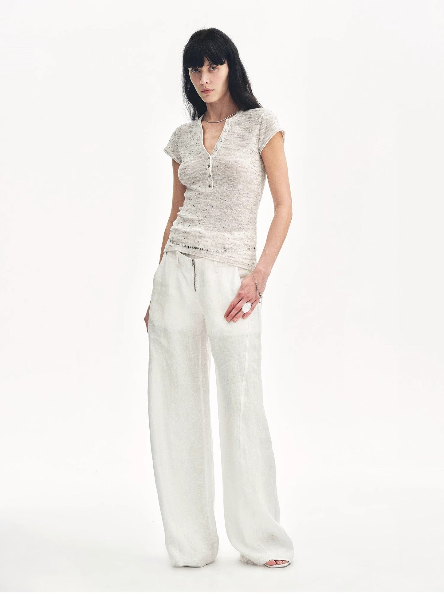 "Minimalist Light Gap" Cotton and Linen Blend Sequined Henley Neck Short Sleeve T-Shirt