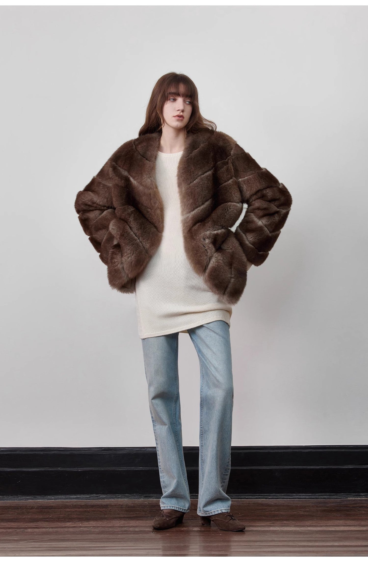 Merino Wool Fashionable Waist Slimming Trumpet Sleeve Sweater for Women