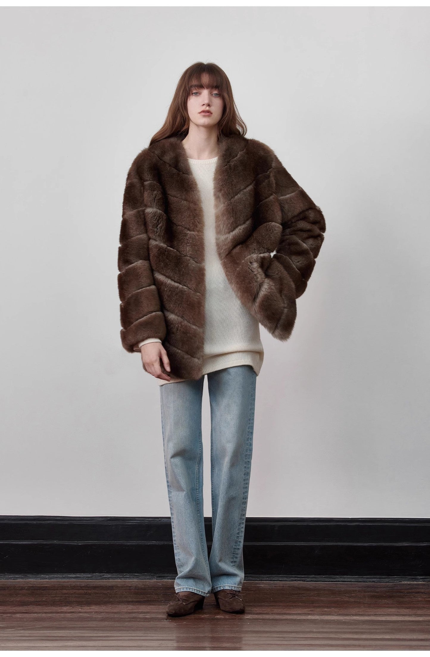 Merino Wool Fashionable Waist Slimming Trumpet Sleeve Sweater for Women