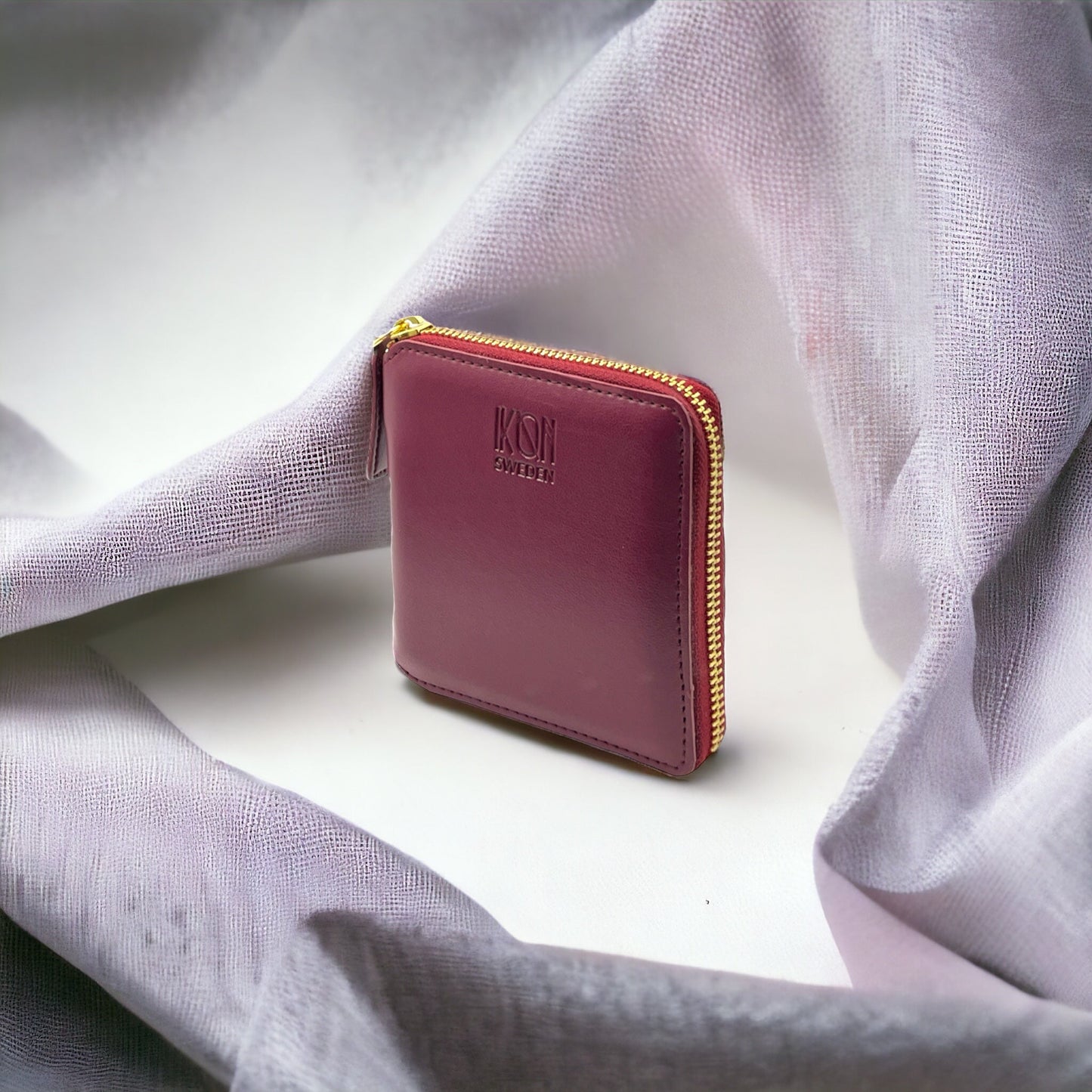 Kivik | Apple Leather Small Zip Wallet - Wine Red