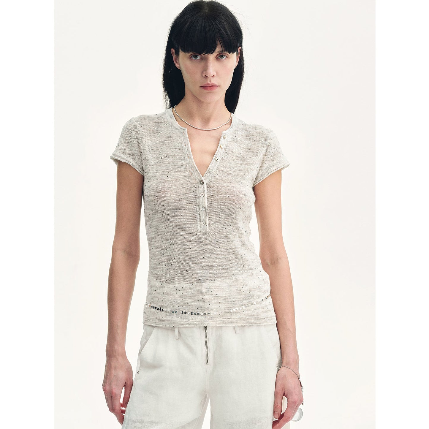 "Minimalist Light Gap" Cotton and Linen Blend Sequined Henley Neck Short Sleeve T-Shirt