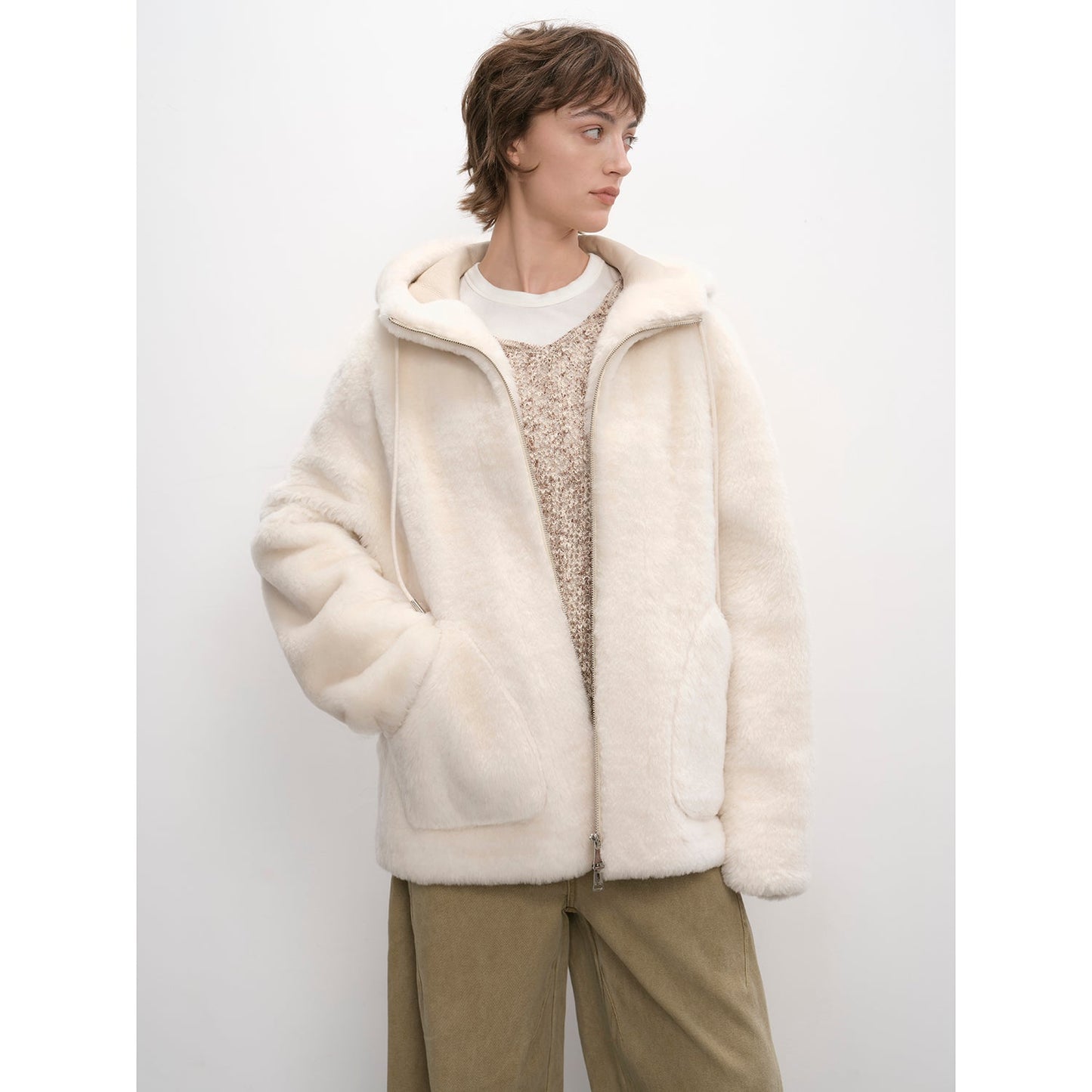 "Otaru Snow" Casual Hooded Silhouette Dropped Shoulder Merino Wool Sheepskin Fur Coat for Women